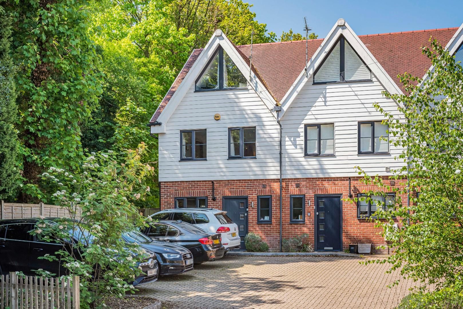 Maidstone Road, Wrotham Heath, Sevenoaks, Kent, TN15 7SJ