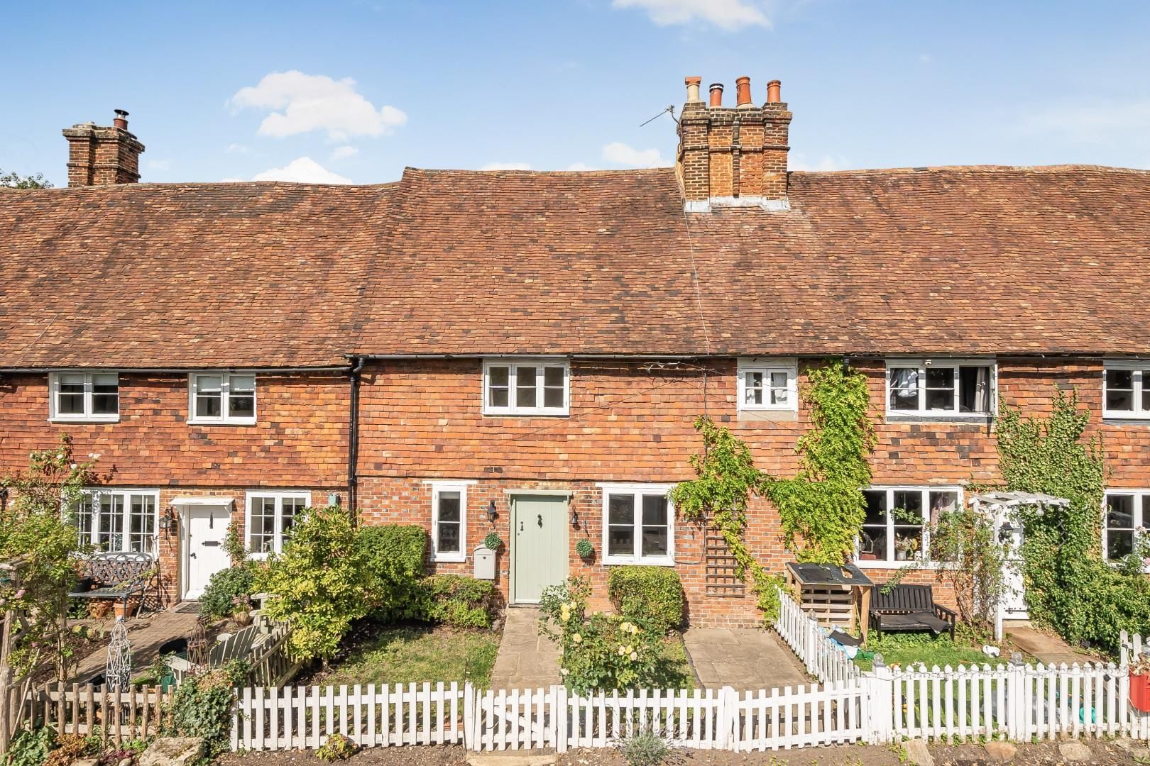 Abbey Gate Cottages, Sandling, Maidstone, Kent, ME14 3BT