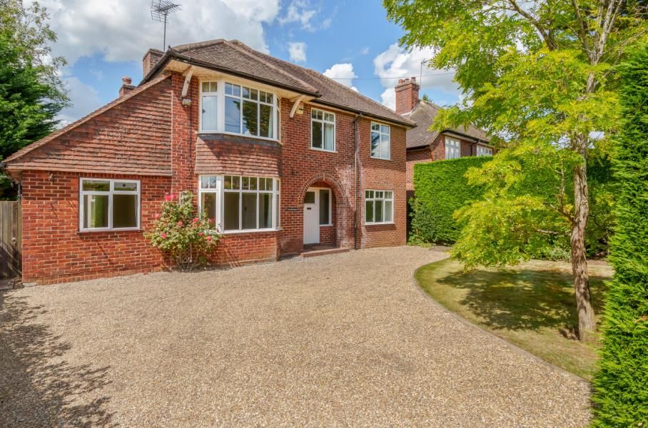 Luddington Avenue, Virginia Water, Surrey, GU25 4DF