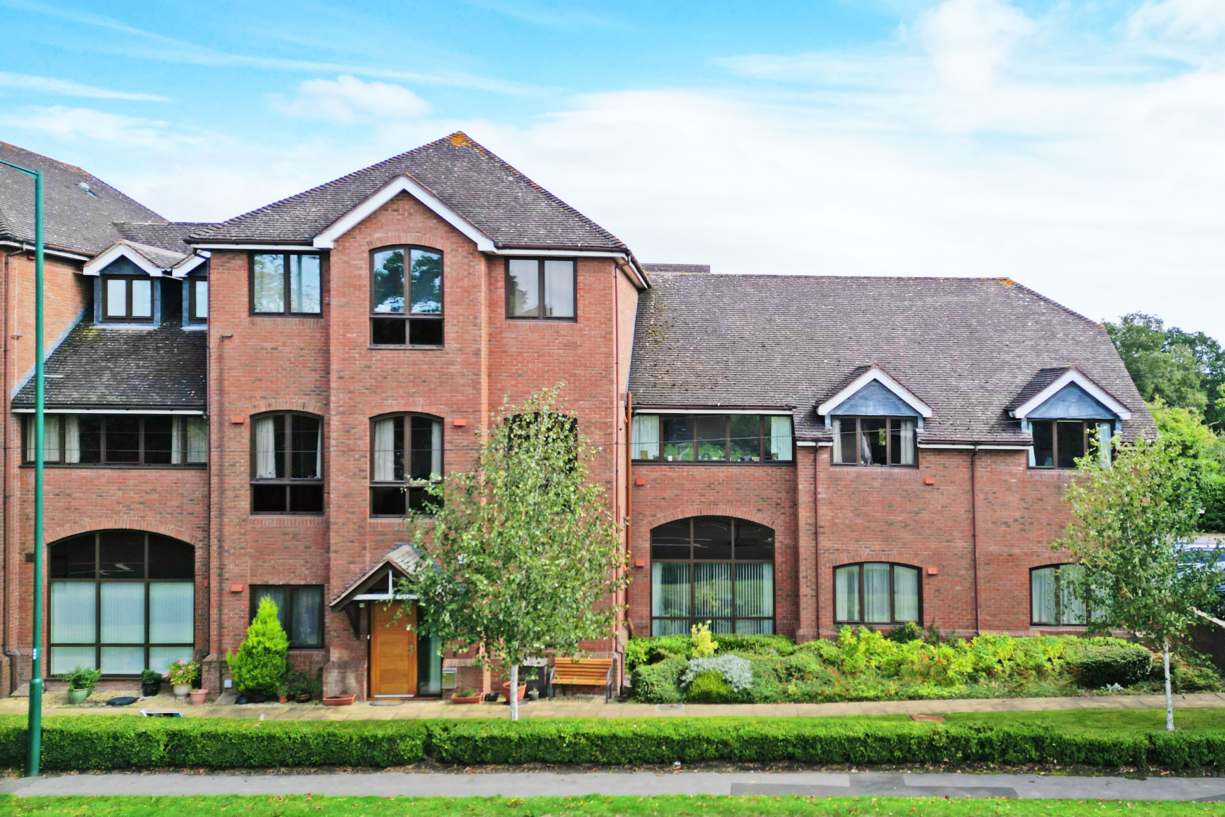 Flat 3, Kingswood Court, Solihull, 2405 Stratford Road, B94 6BD