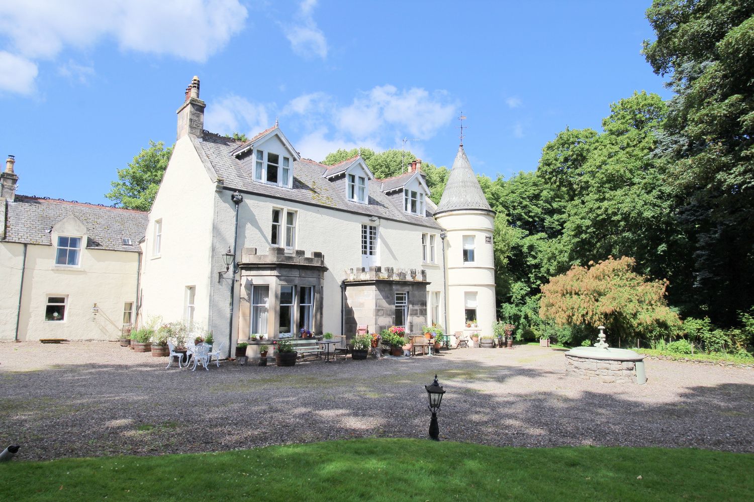 Cragganmore House Bed & Breakfast, Cragganmore, Ballindalloch, Moray, AB37 9AB