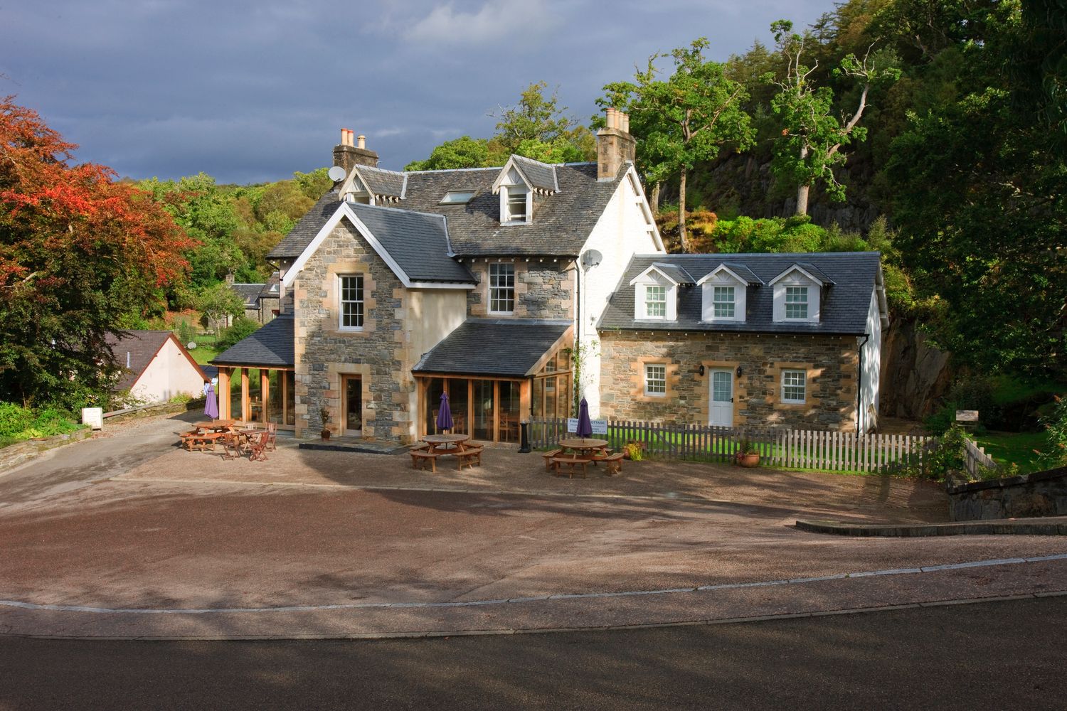 Salen Hotel, Salen, Acharacle, Argyll and Bute, PH36 4JN