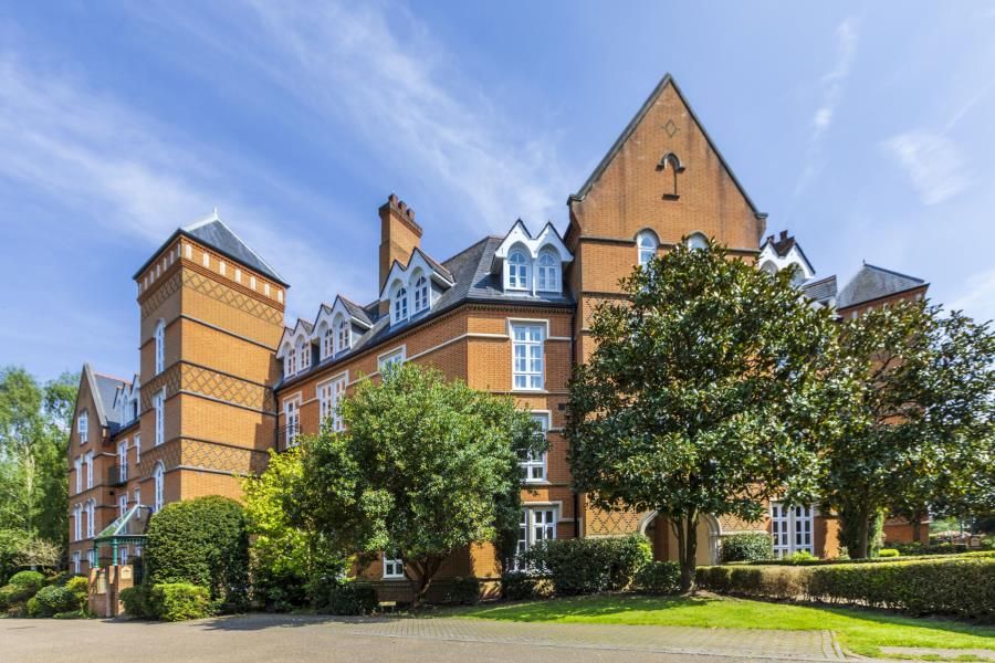 Holloway Drive, Virginia Water, Surrey, GU25 4SU