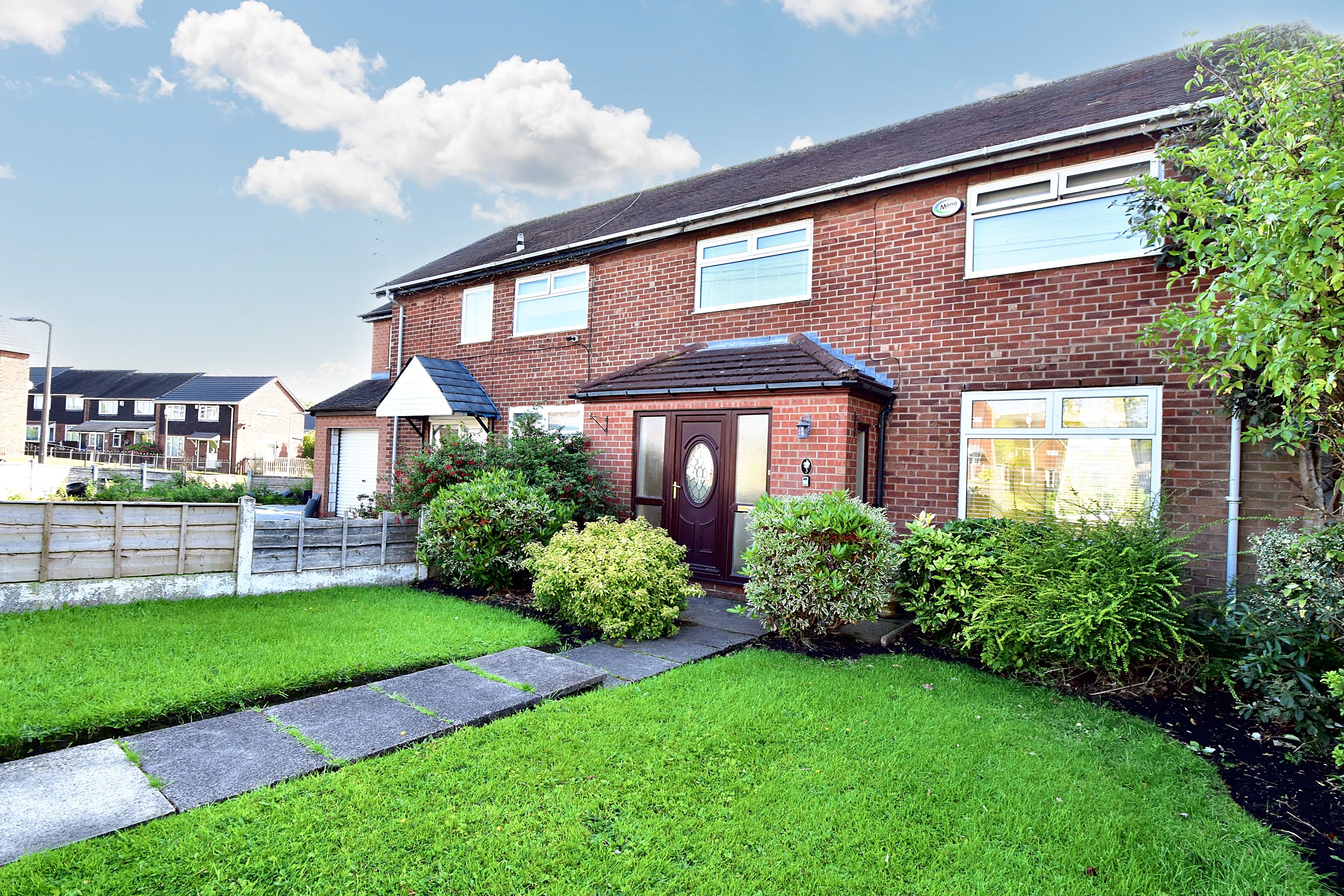 Douglas Close, Whitefield, M45