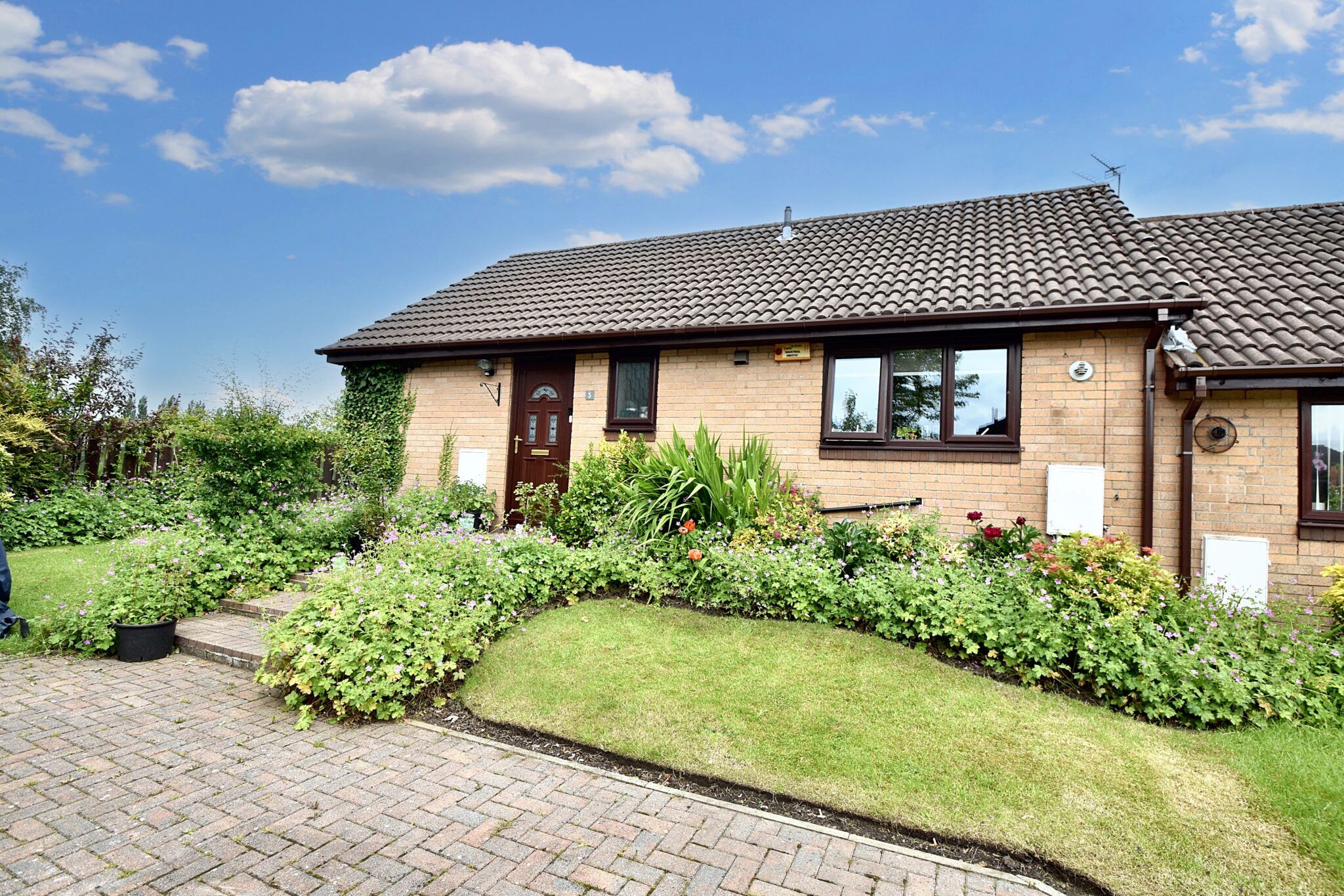 Pilkington Drive, Whitefield, M45