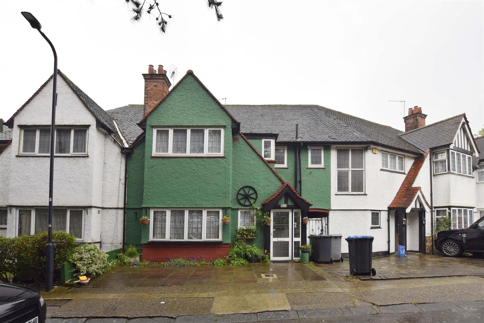 Vivian Gardens, Wembley, Middlesex, HA9 6RF