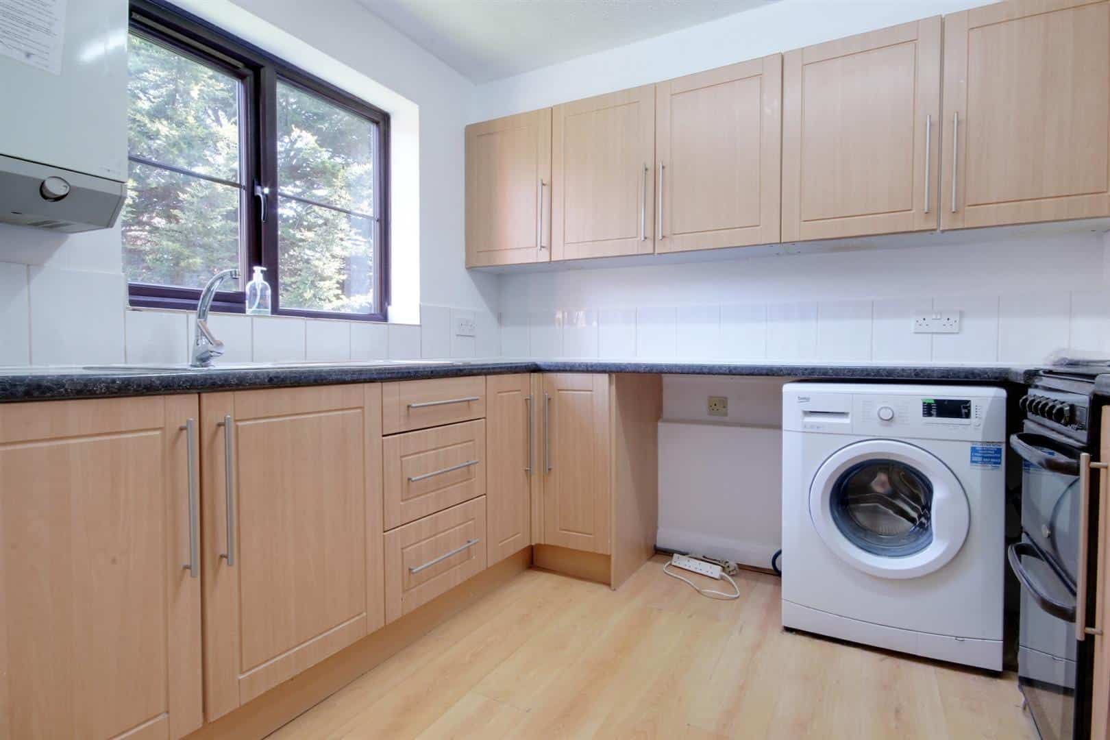 2 bed property to rent in Hawarden Hill, London Regal Estates