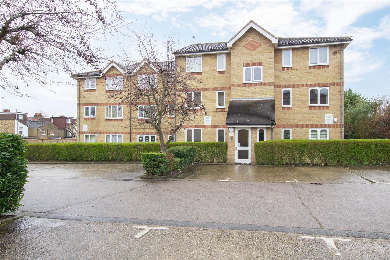 Waddington Close, Enfield, EN1 1NB