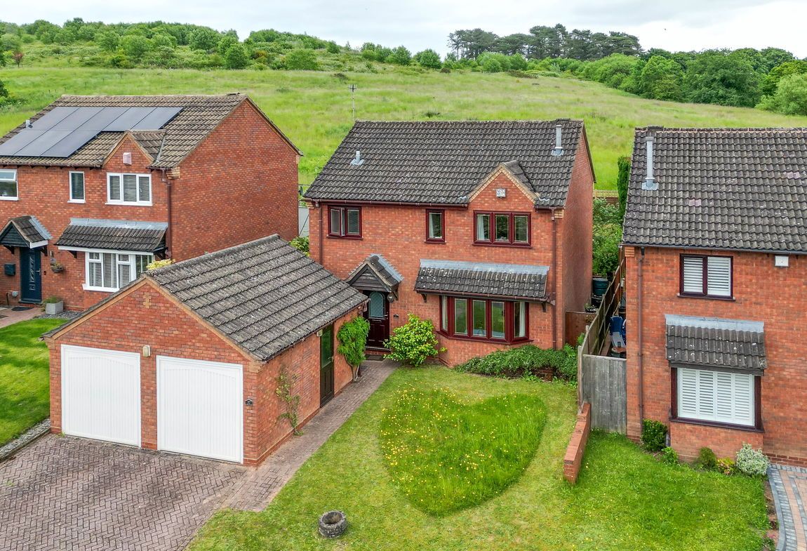 Ashgrove Close, Marlbrook, Bromsgrove, B60 1HW