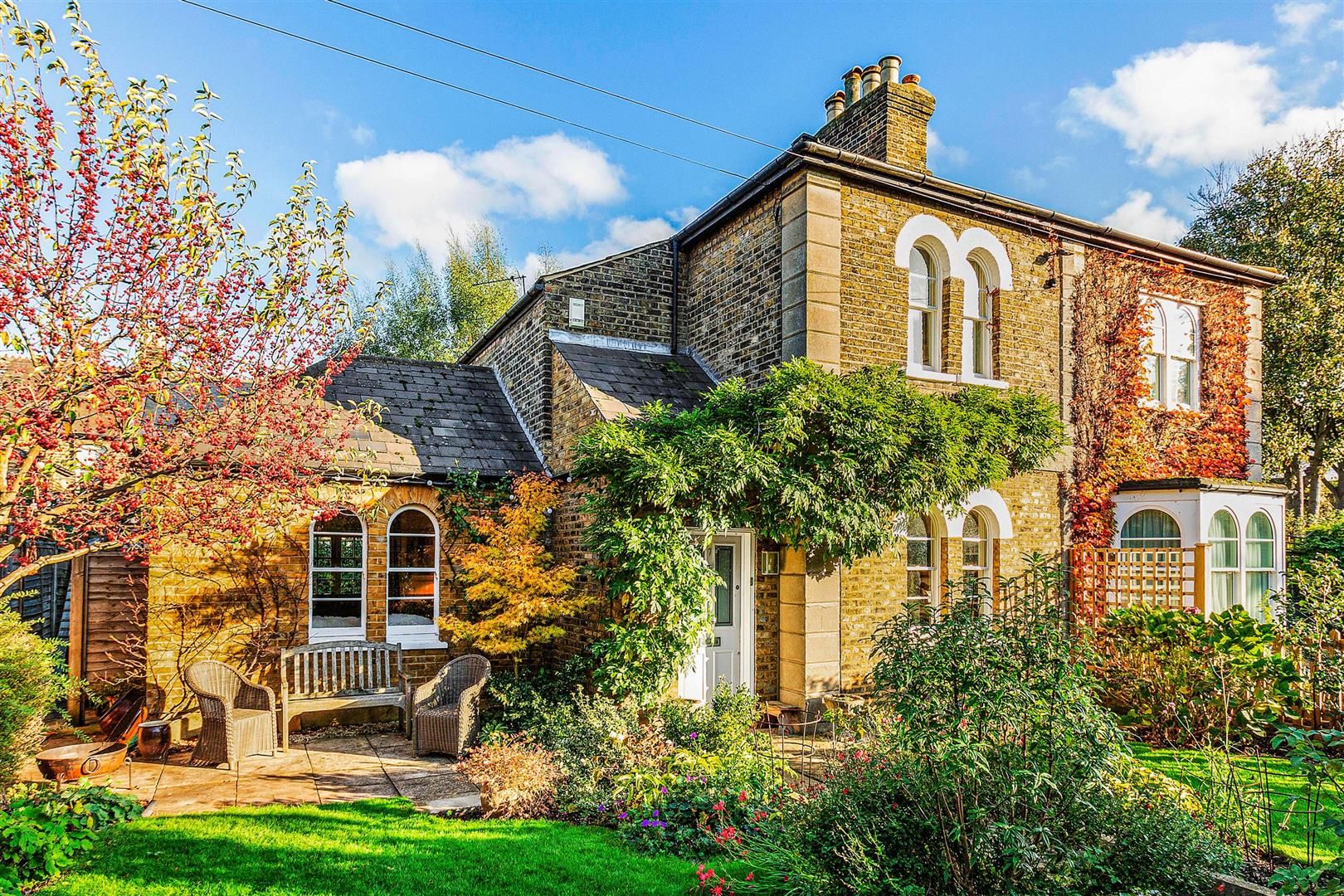 2 bed semidetached house for sale in Wrights Walk, Mortlake, SW14