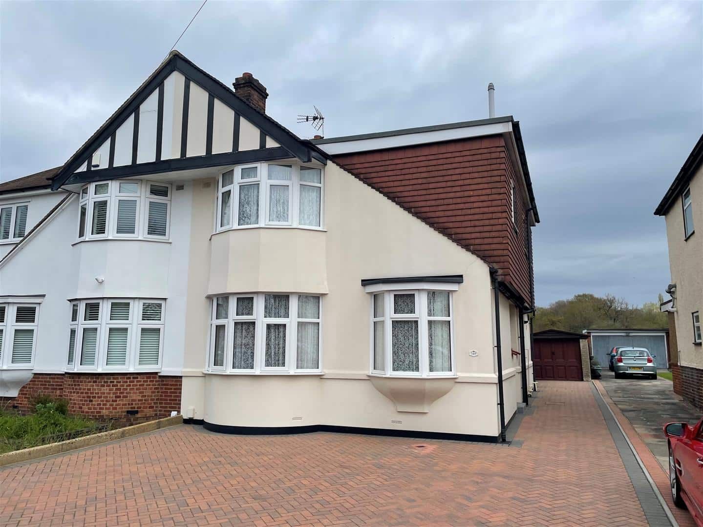 3 bed semidetached house for sale in Southborough Lane, Bromley