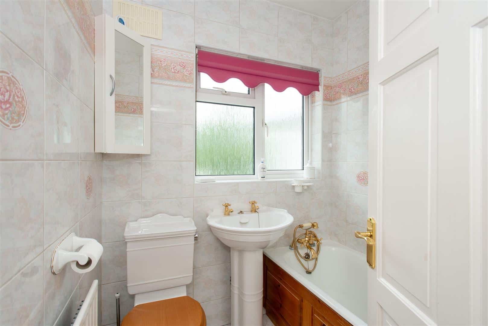 2 bed semidetached house for sale in Crescent Drive, Petts Wood Edmund Estate Agents
