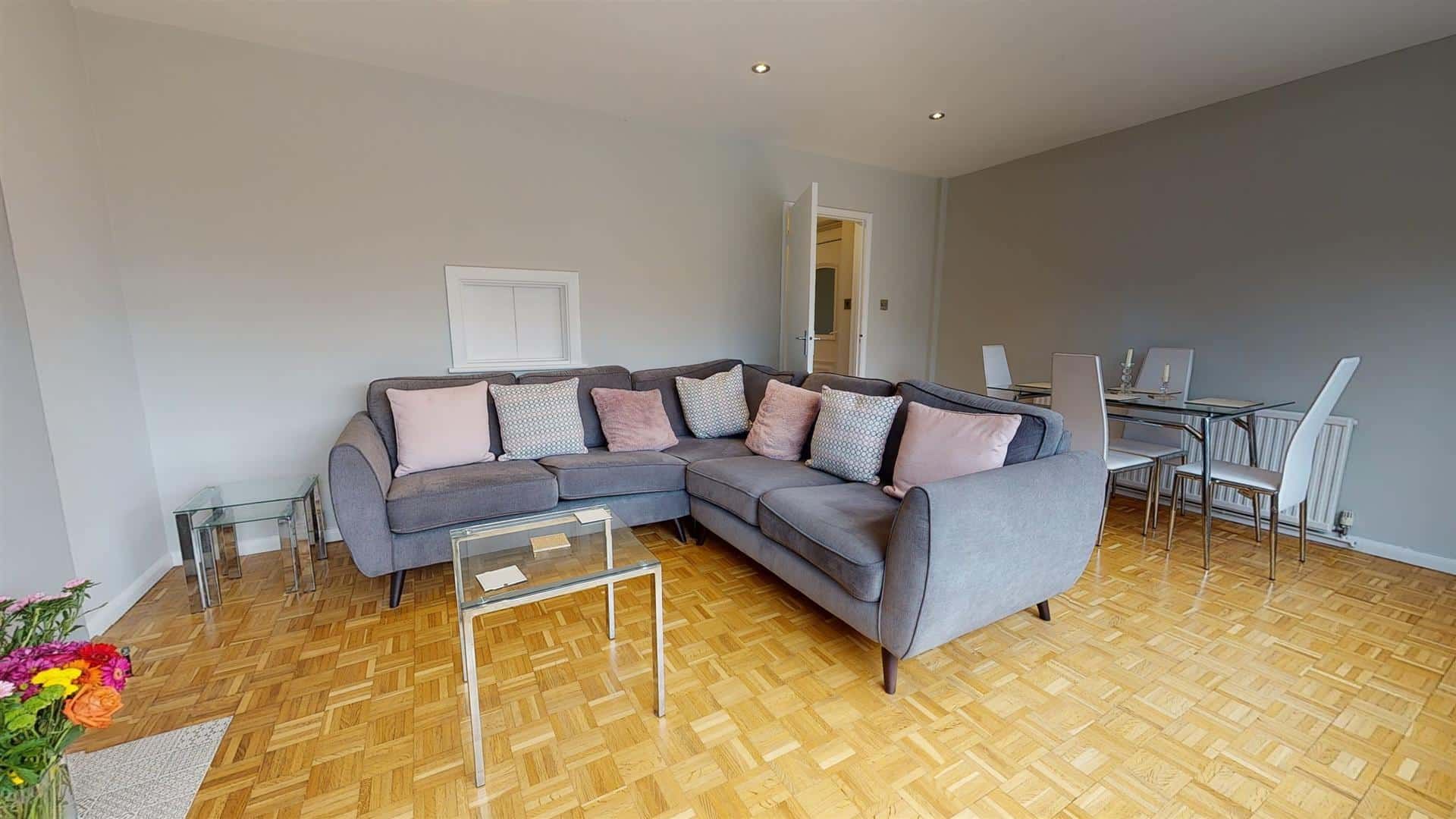 1 bed flat for sale in Connaught Avenue, Loughton Elliott James