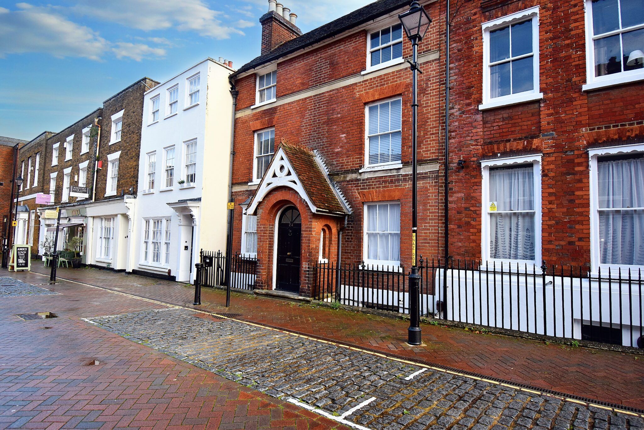 Basement Flat, North Street, Ashford, TN24 8JR