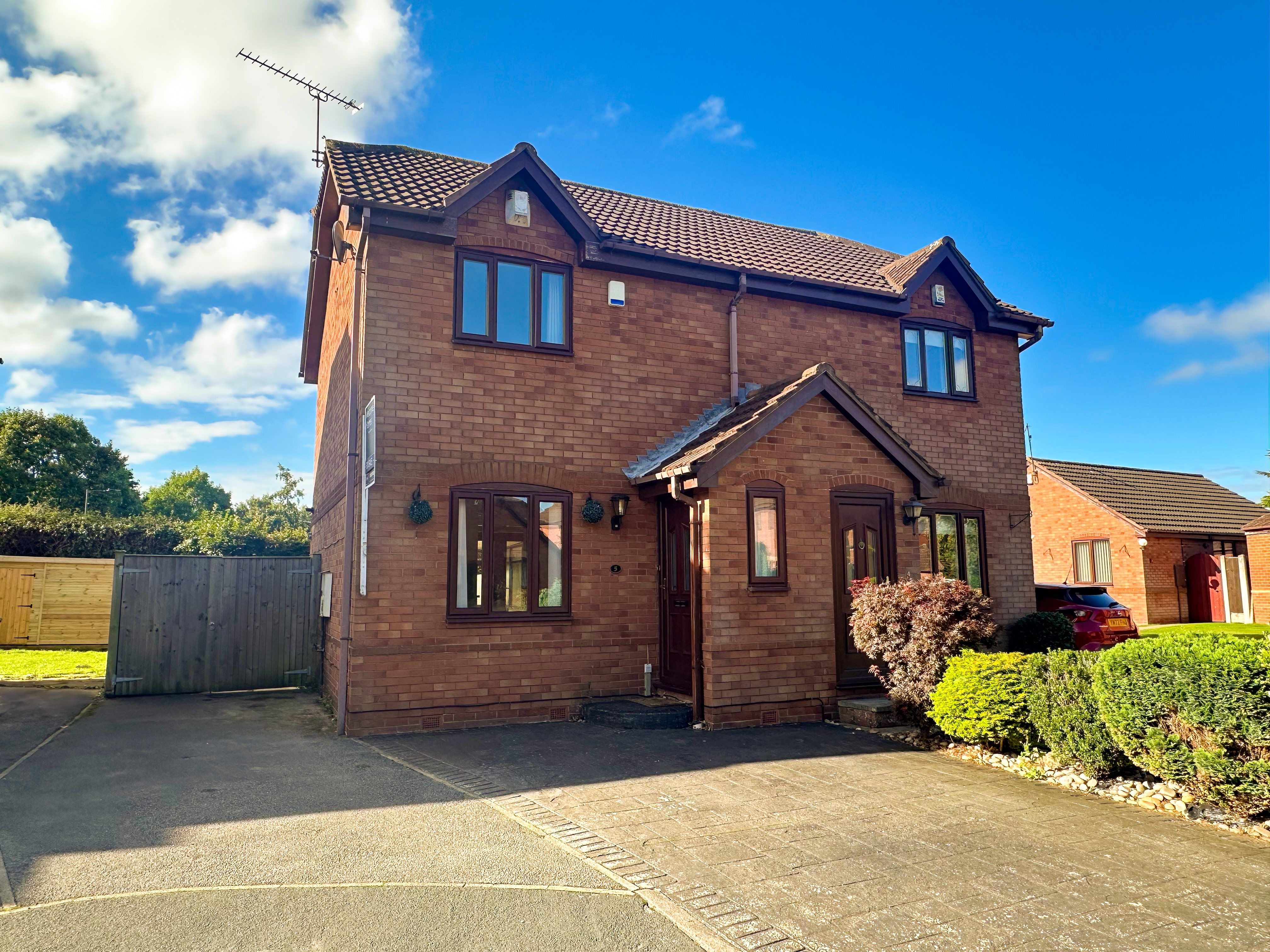 Charnock Drive, Cusworth, Doncaster, DN5 8UT