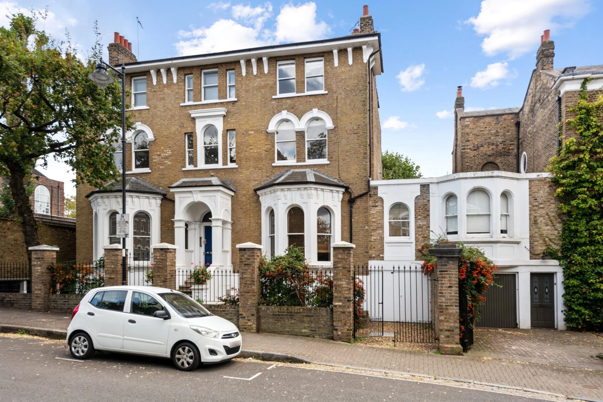 Highbury Hill, London, N5 1AL