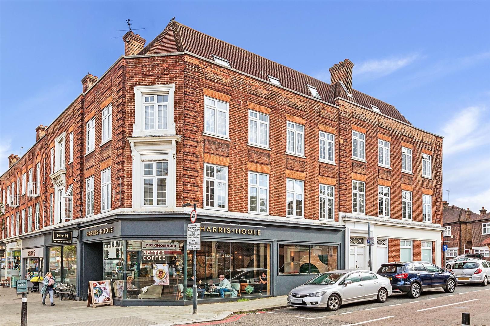 3 bed flat to rent in Penrhyn Crescent, East Sheen, SW14 James Anderson