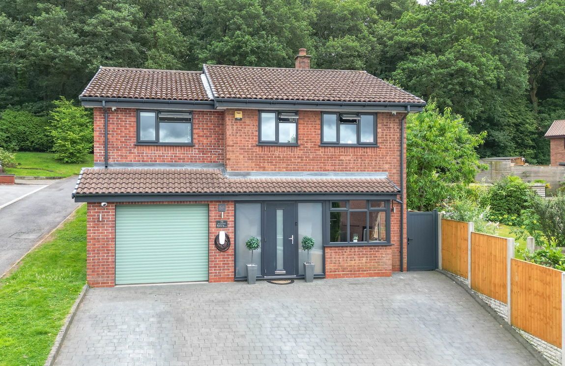 Oakham Close, Oakenshaw South, Redditch, B98 7YG