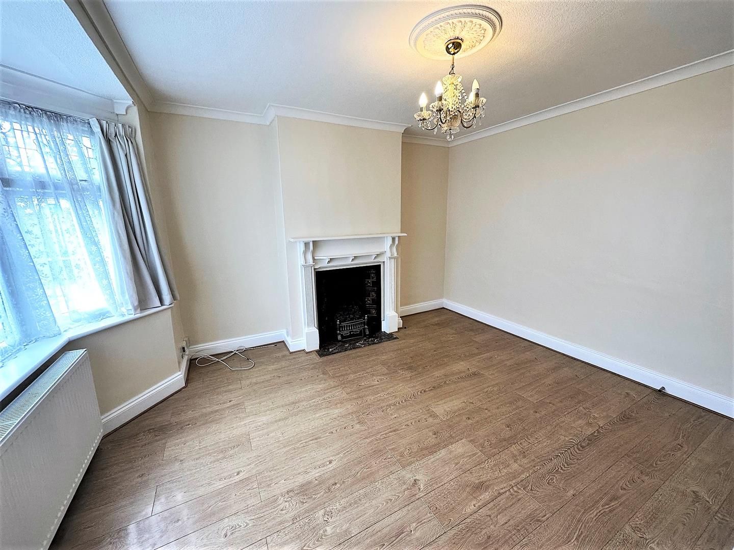 4 bed house to rent in Crest View Drive, Petts Wood Edmund Estate Agents