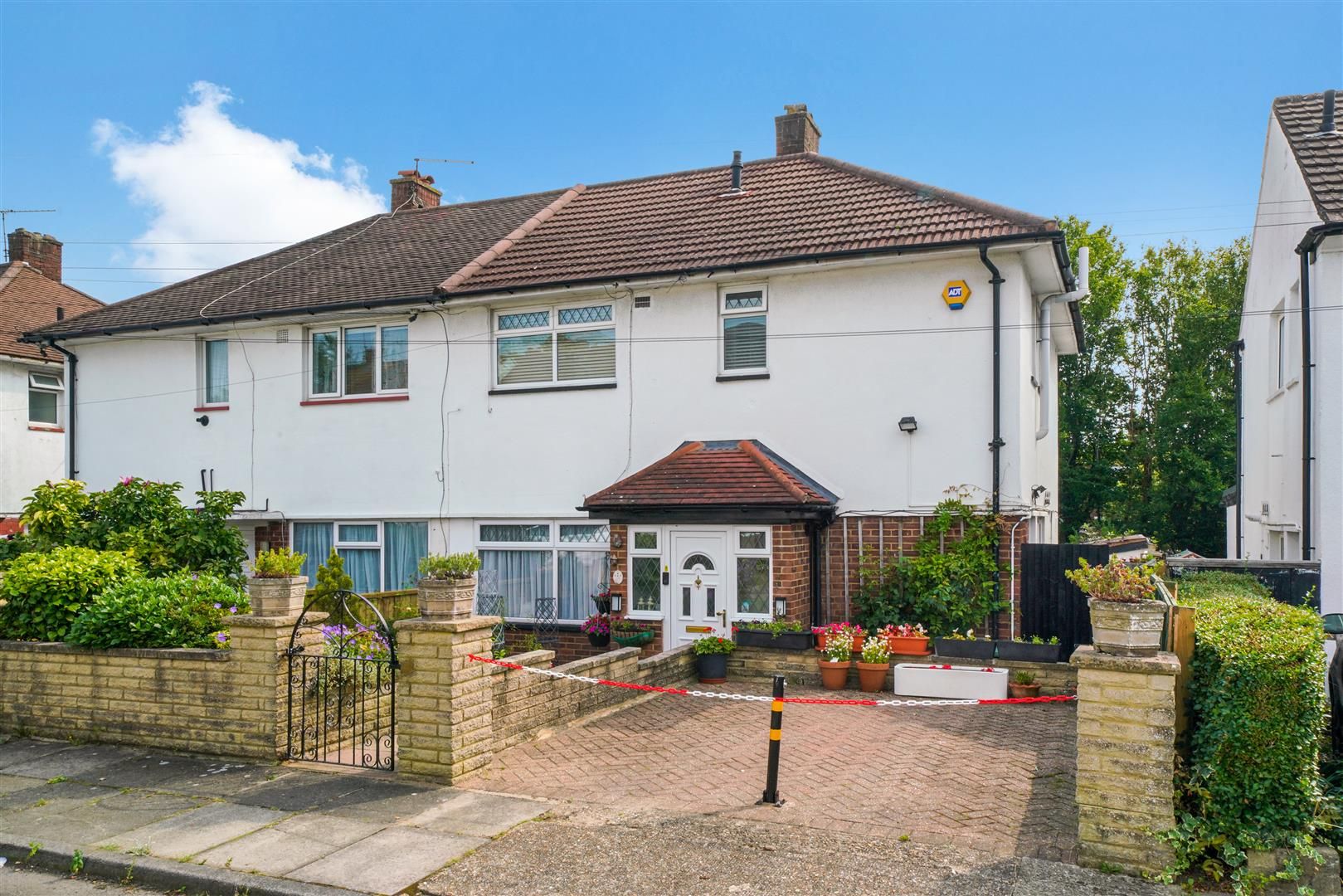 Sycamore Grove, Kingsbury, London, NW9 8RB