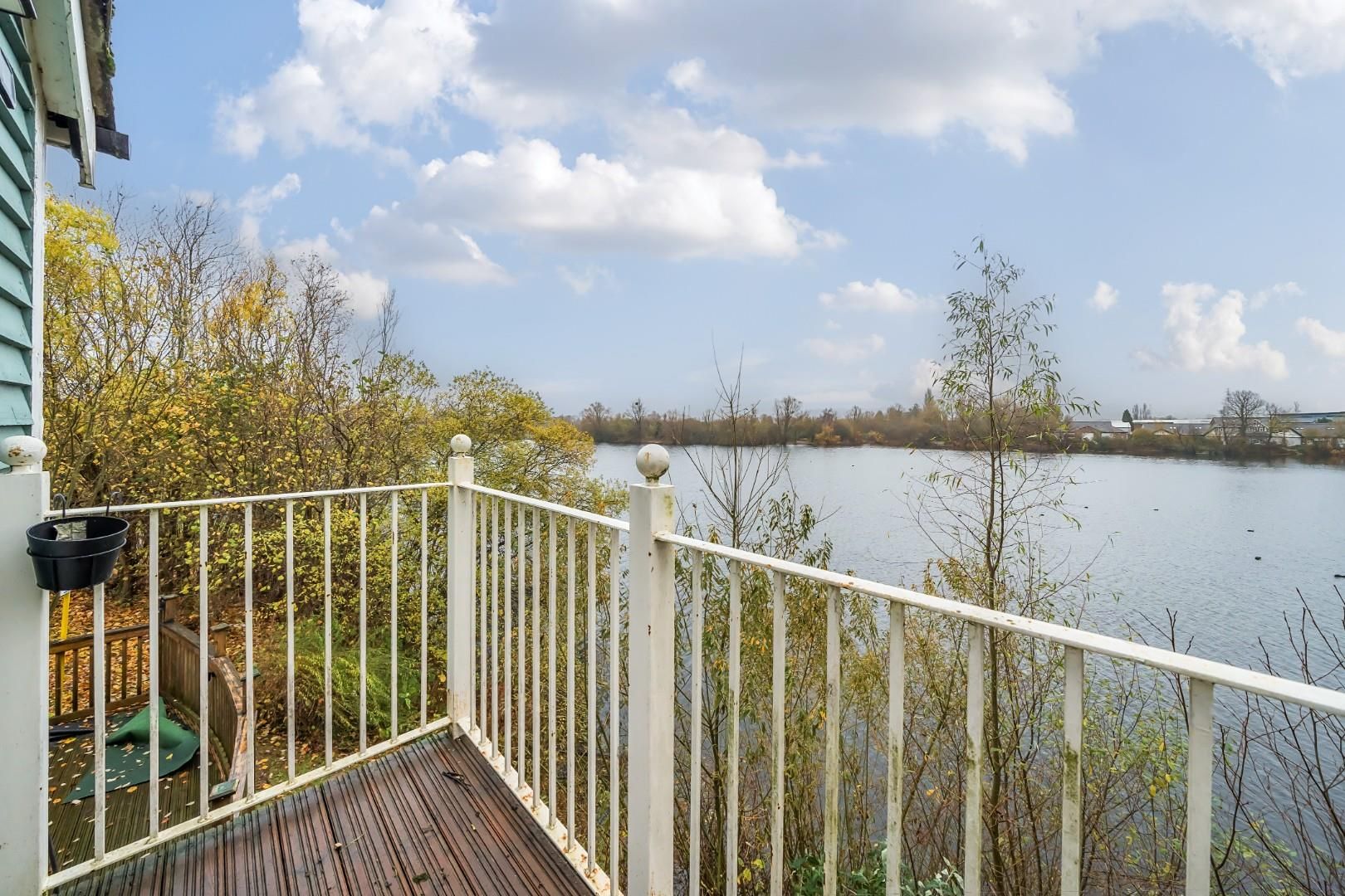 4 bed semidetached house for sale in The Lakes, Larkfield, Aylesford