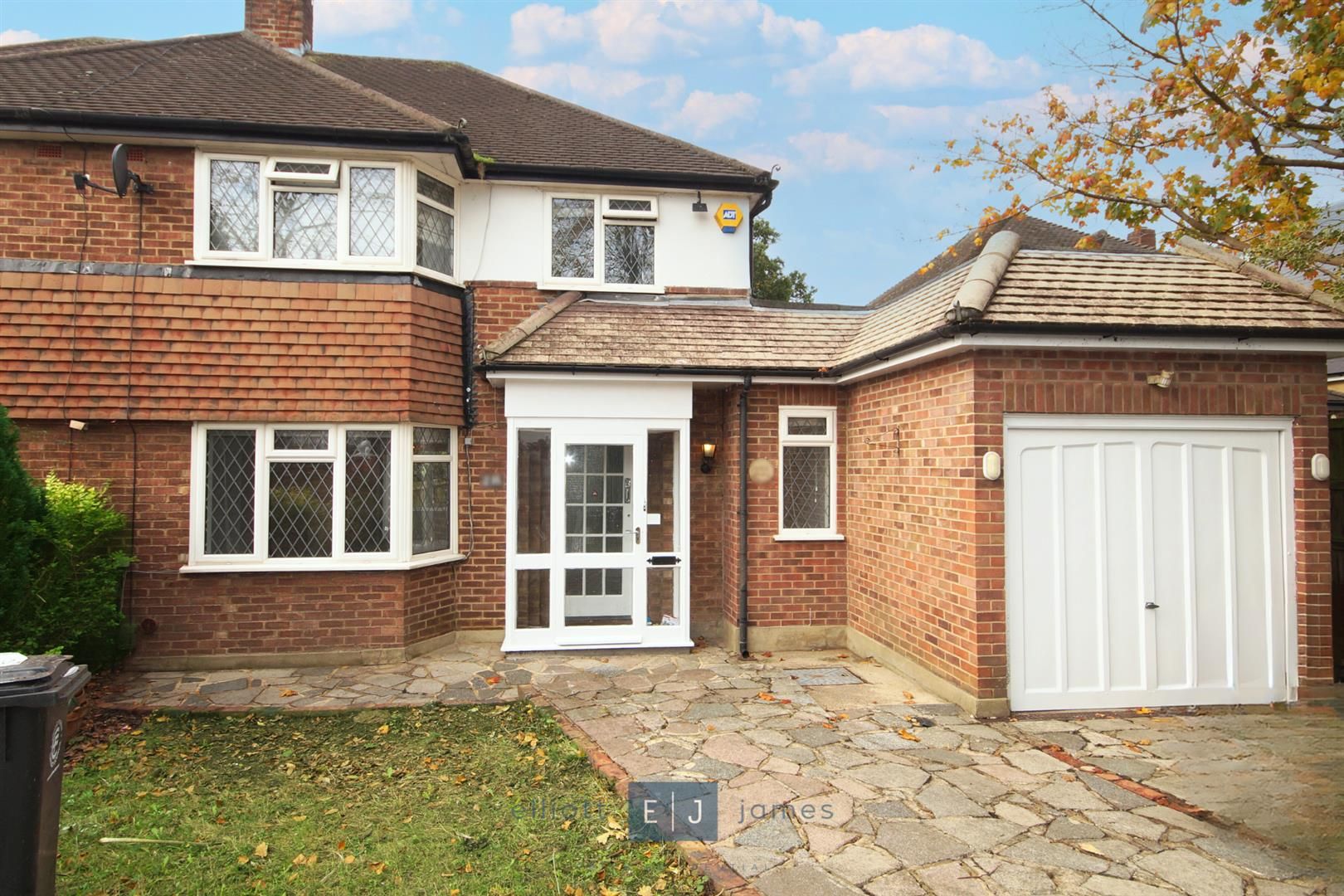 Fencepiece Road, Chigwell