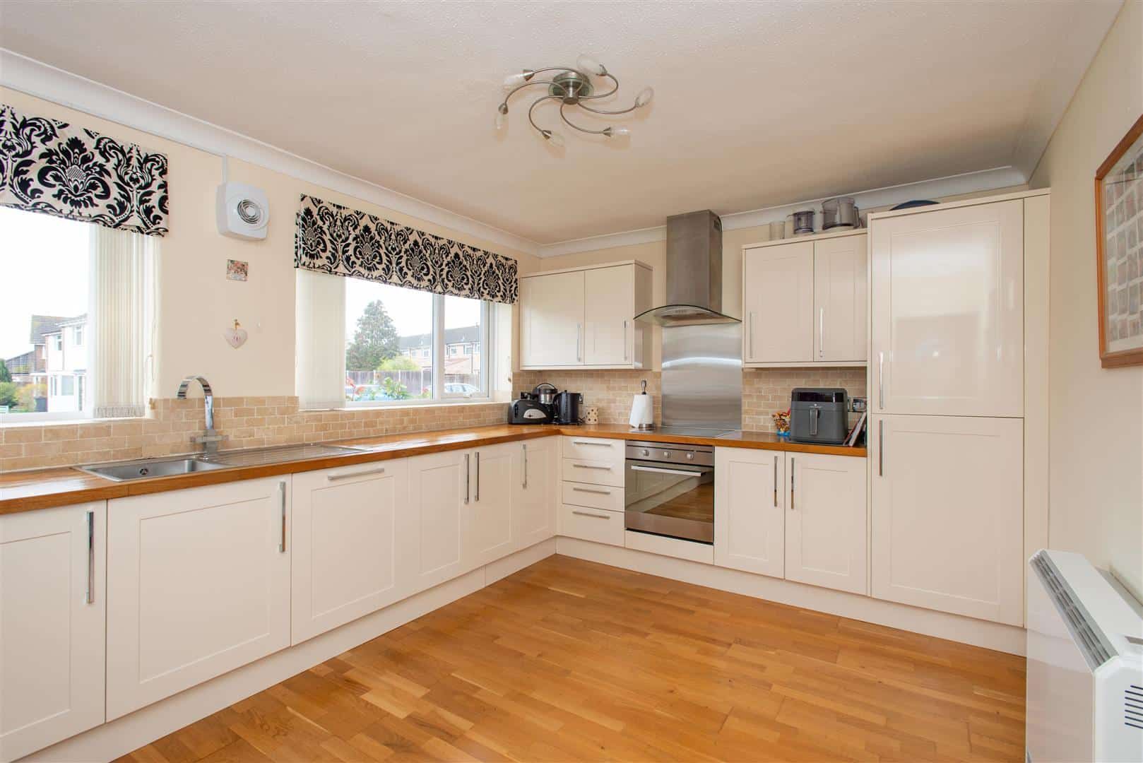 2 bed flat for sale in Clareville Road, Orpington Edmund Estate Agents