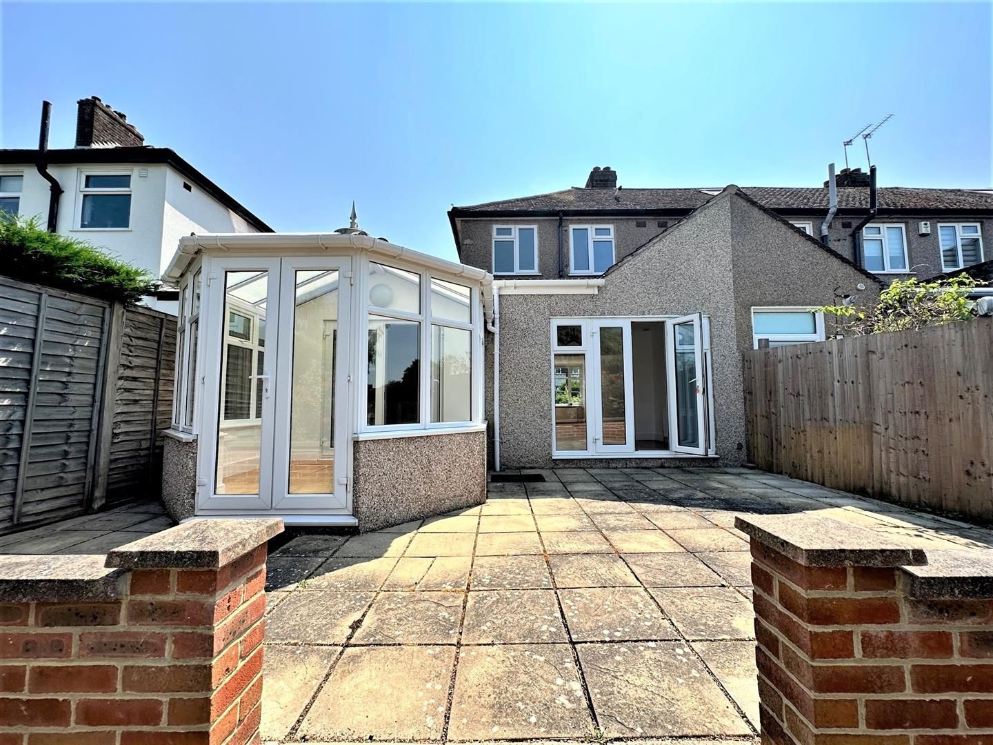 3 bed house for sale in Faringdon Avenue, Bromley Edmund Estate Agents