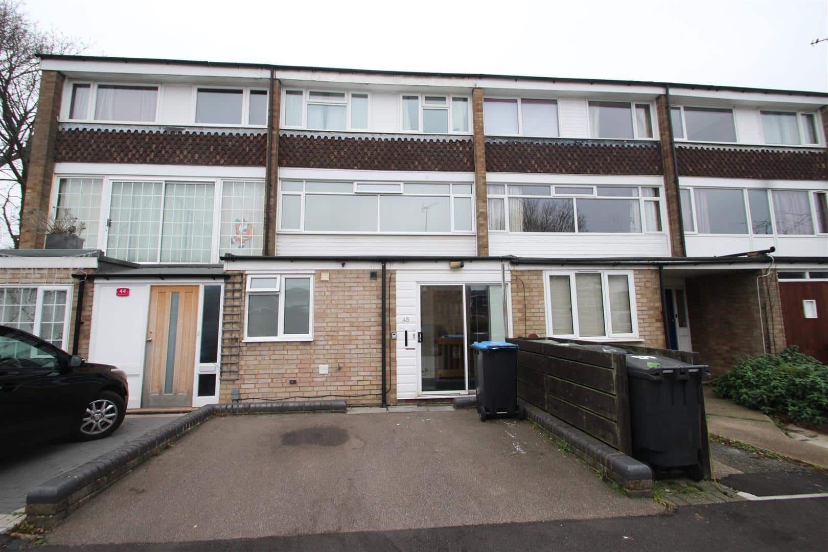 Hatfield Crescent, Hemel Hempstead, Hertfordshire, HP2 6DA