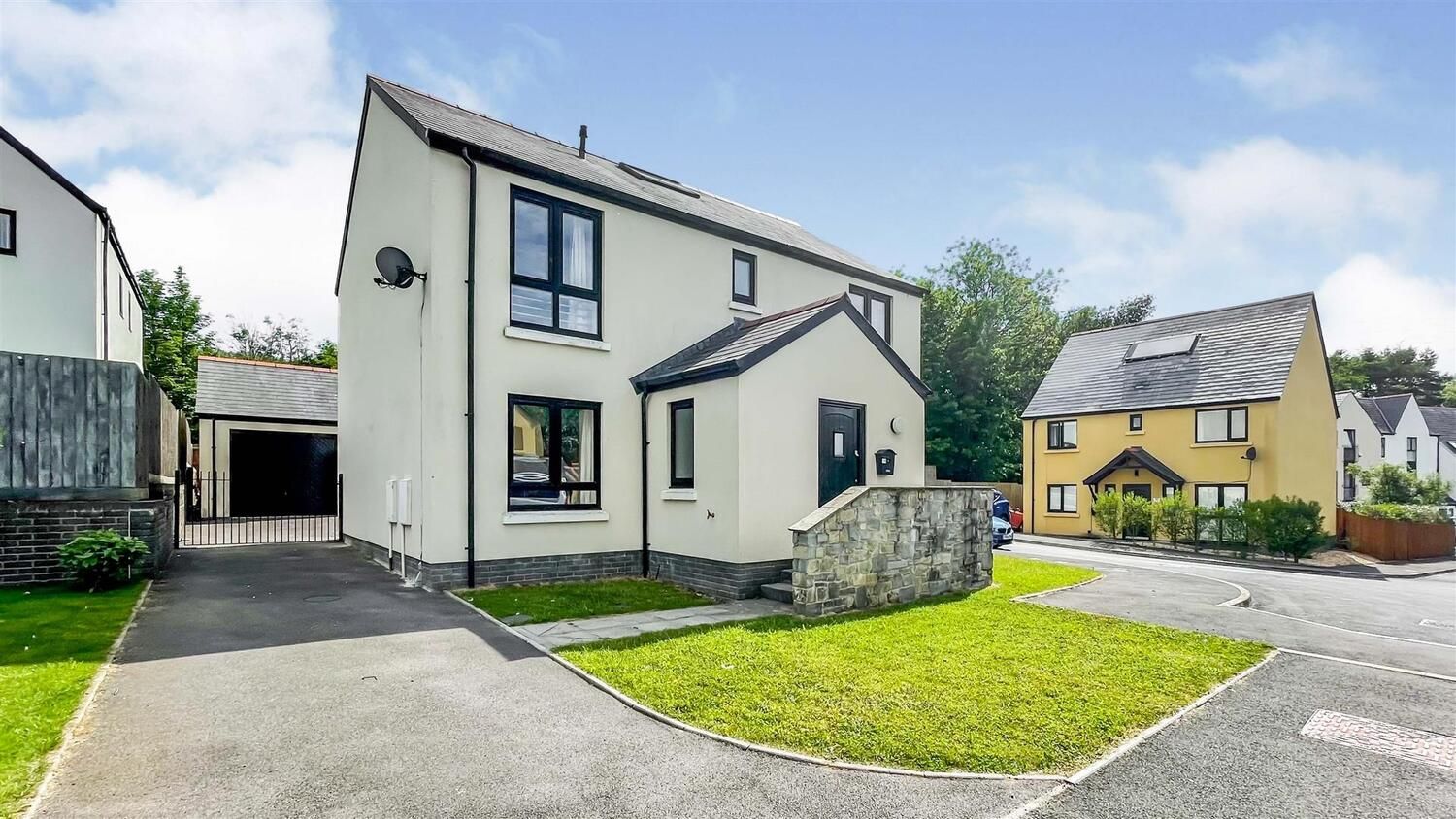 , Duffryn Oaks Drive, Pencoed, Bridgend