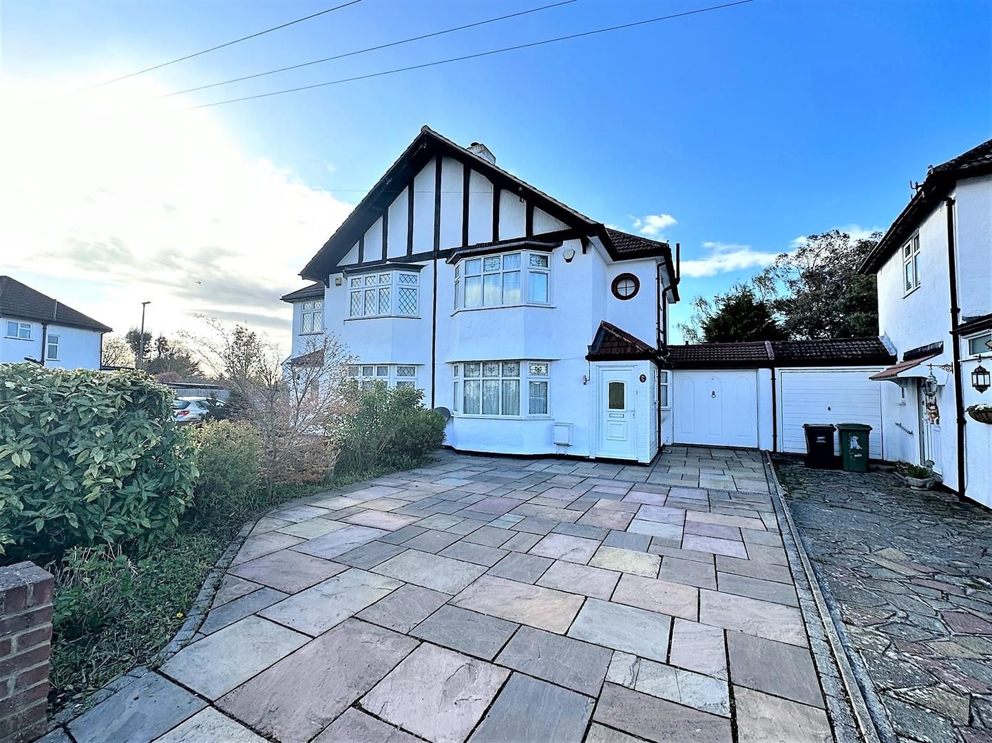 Crest View Drive, Petts Wood, Kent, BR5 1BY