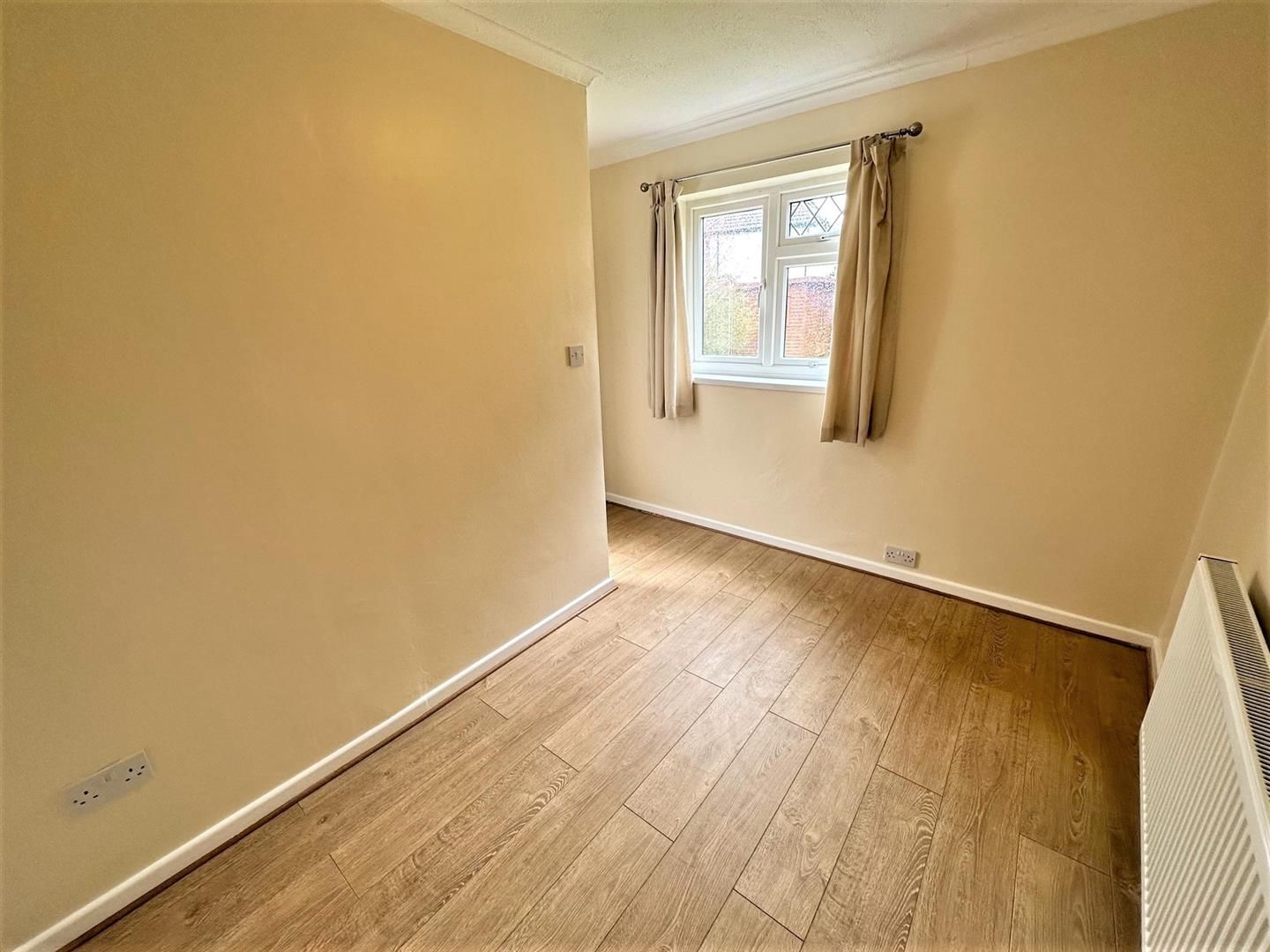 4 bed house to rent in Crest View Drive, Petts Wood Edmund Estate Agents