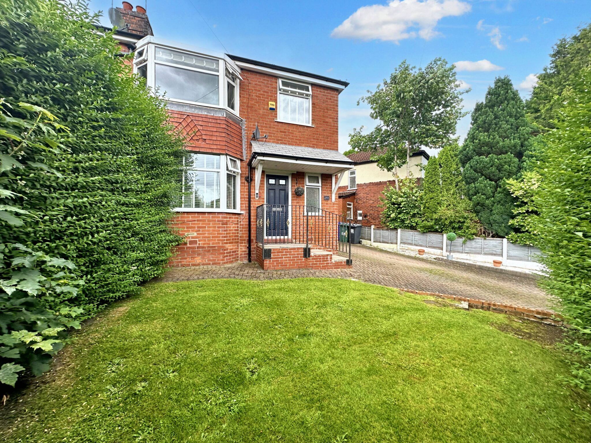 Carr Avenue, Prestwich, M25