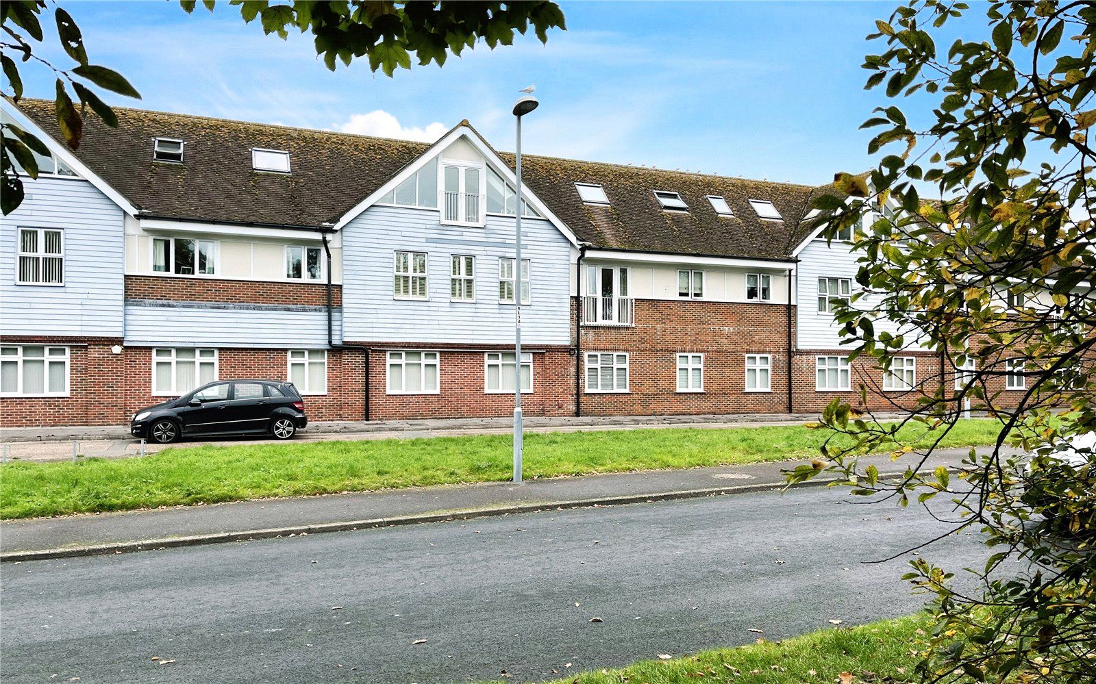 Lakewood Road, Highcliffe, Christchurch, Dorset, BH23 5NX