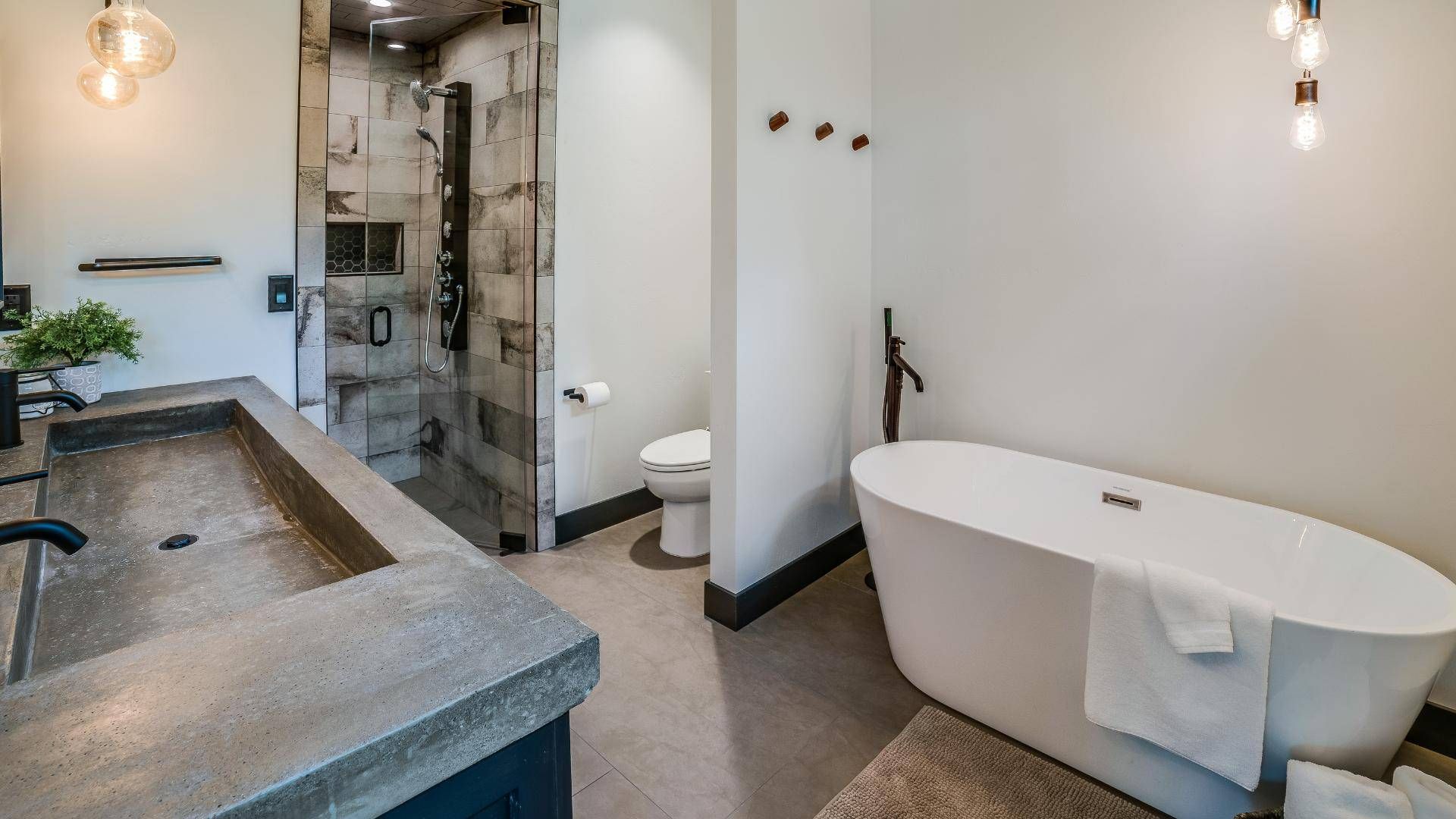 Ensuite advice: should you create an extra bathroom?