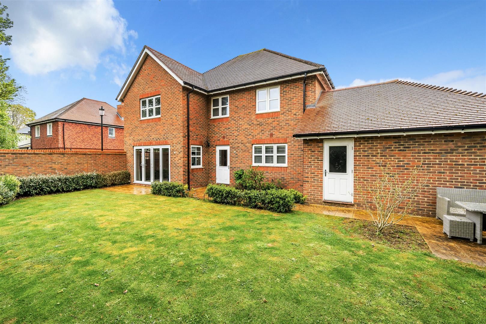 Bobbin Close, Headcorn, Ashford, Kent, TN27 9AW