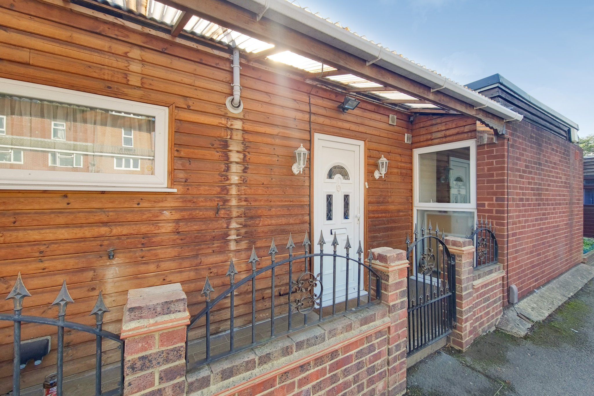 Allingham Close, London, W7 1NA