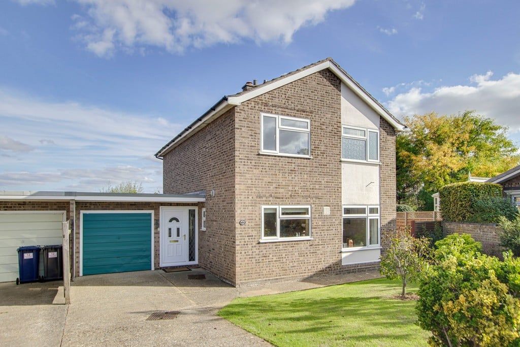 Bushmead Gardens, Eaton Socon, St. Neots, PE19 8BS