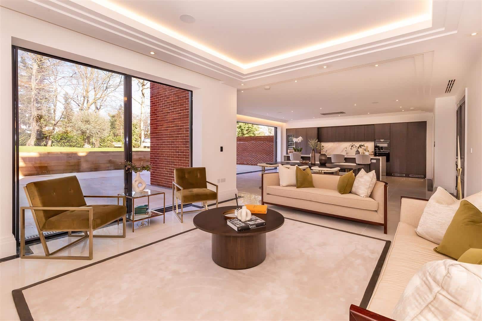 2 bed flat for sale in Tamara Court, Stradbroke Drive, Chigwell