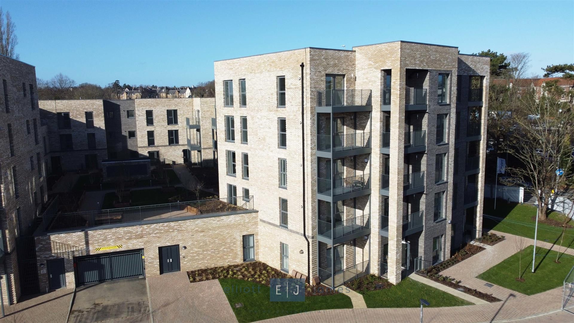 2 bed flat to rent in Borders Lane, Loughton Elliott James Prime