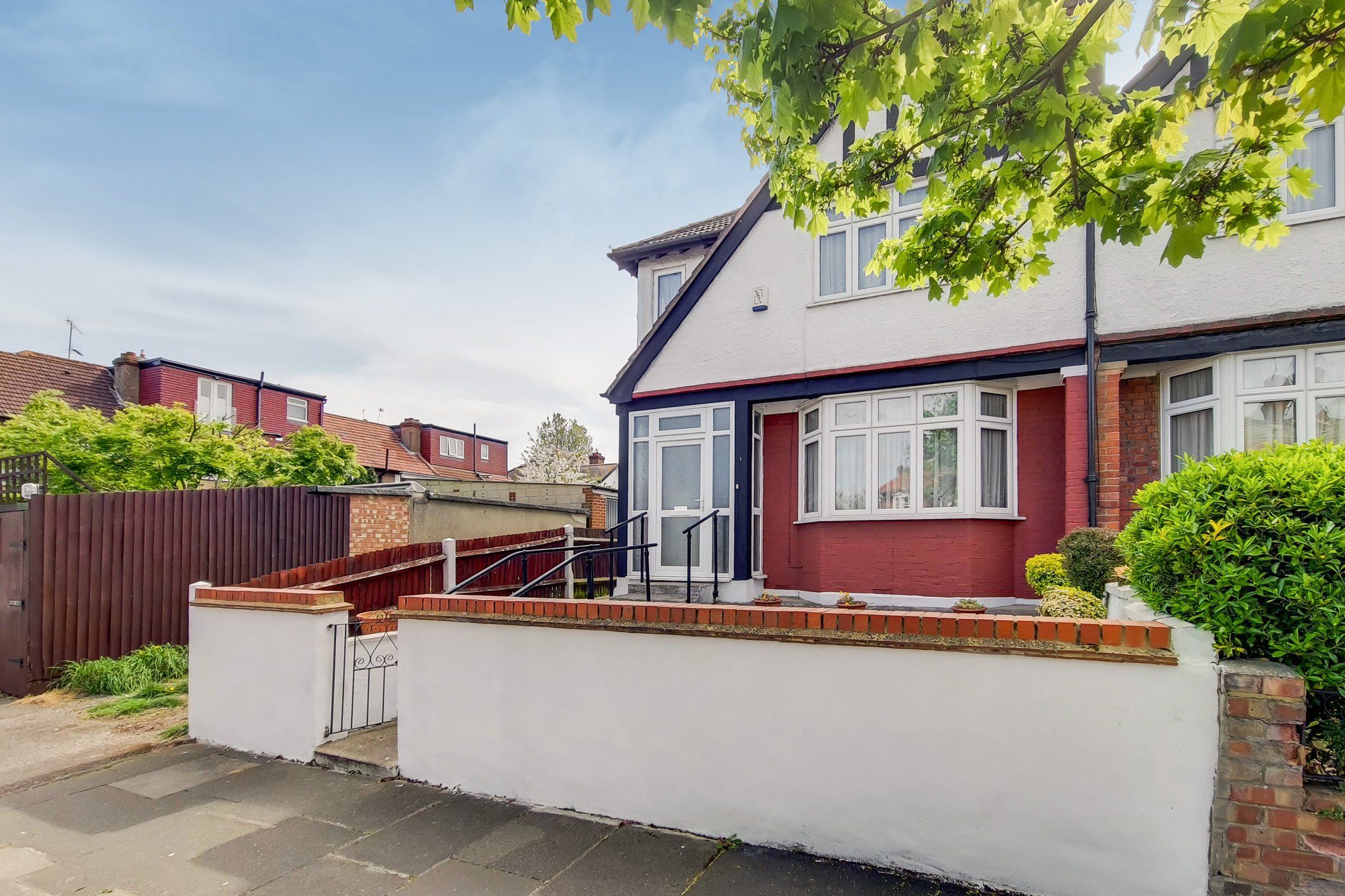 Brookbank Avenue, London, W7 3DN