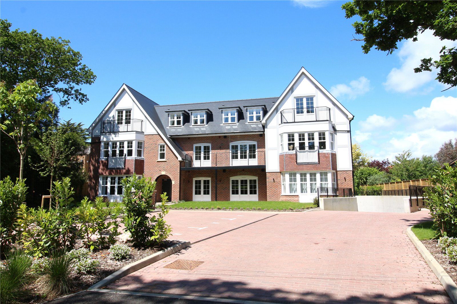 Chewton Farm Road, Highcliffe, Dorset, BH23 5QN