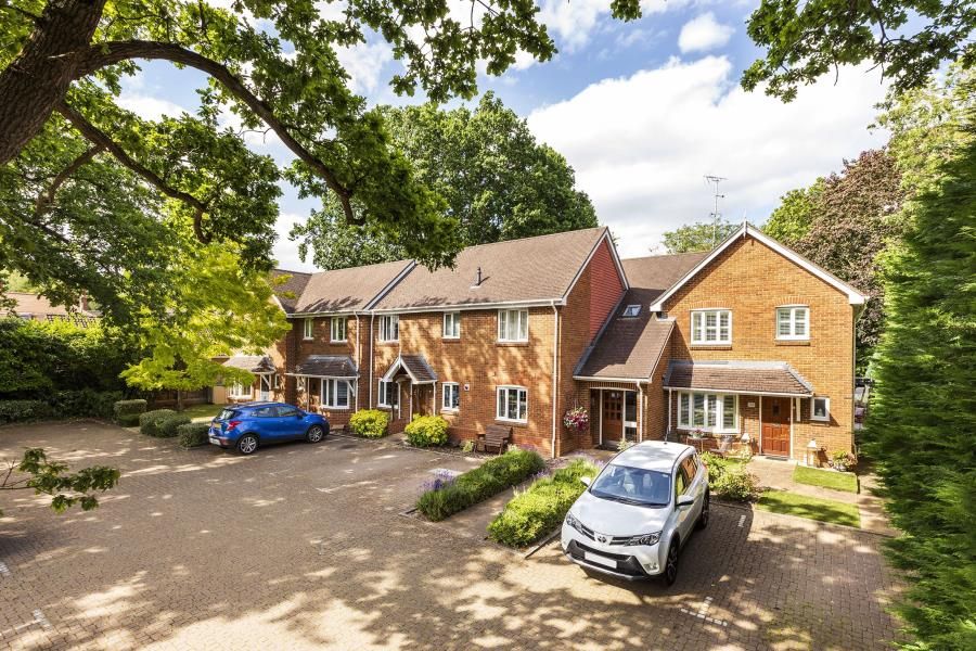 Updown Hill, Windlesham, Surrey, GU20 6DX