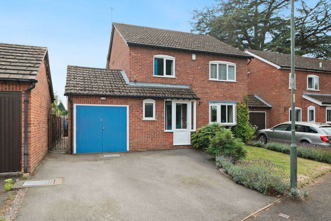 The Oaklands, Droitwich, WR9 8AD