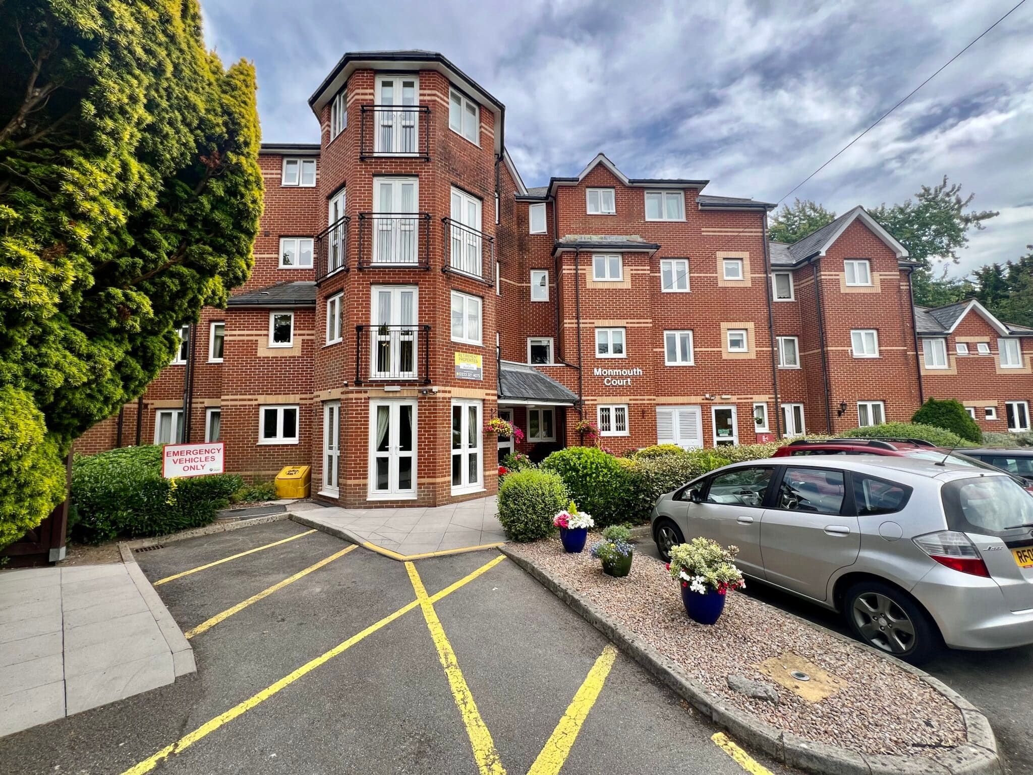 Flat 39, Monmouth Court Bassaleg Road, Newport, Newport, NP20 3EX