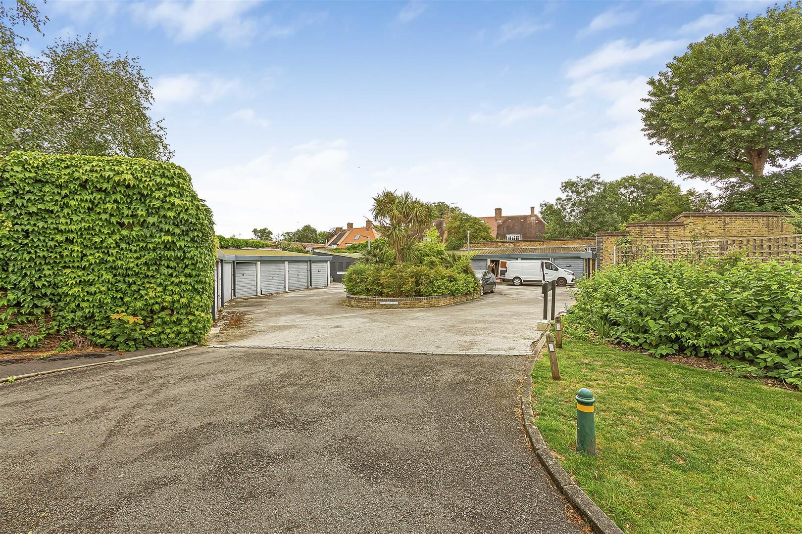 Roehampton Close, Putney, London, SW15 5LU