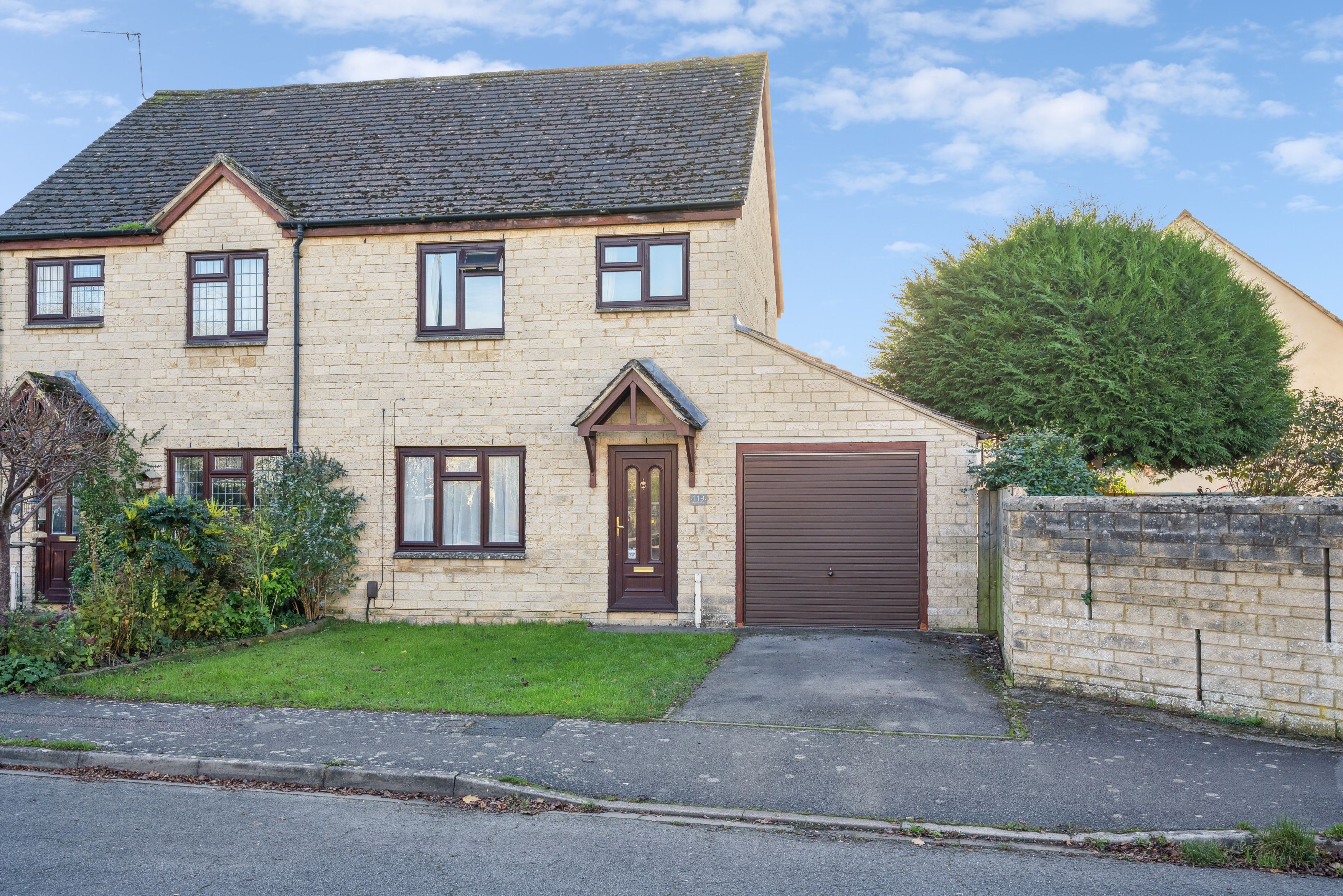 Manor Road, Witney, Witney, OX28 3UF