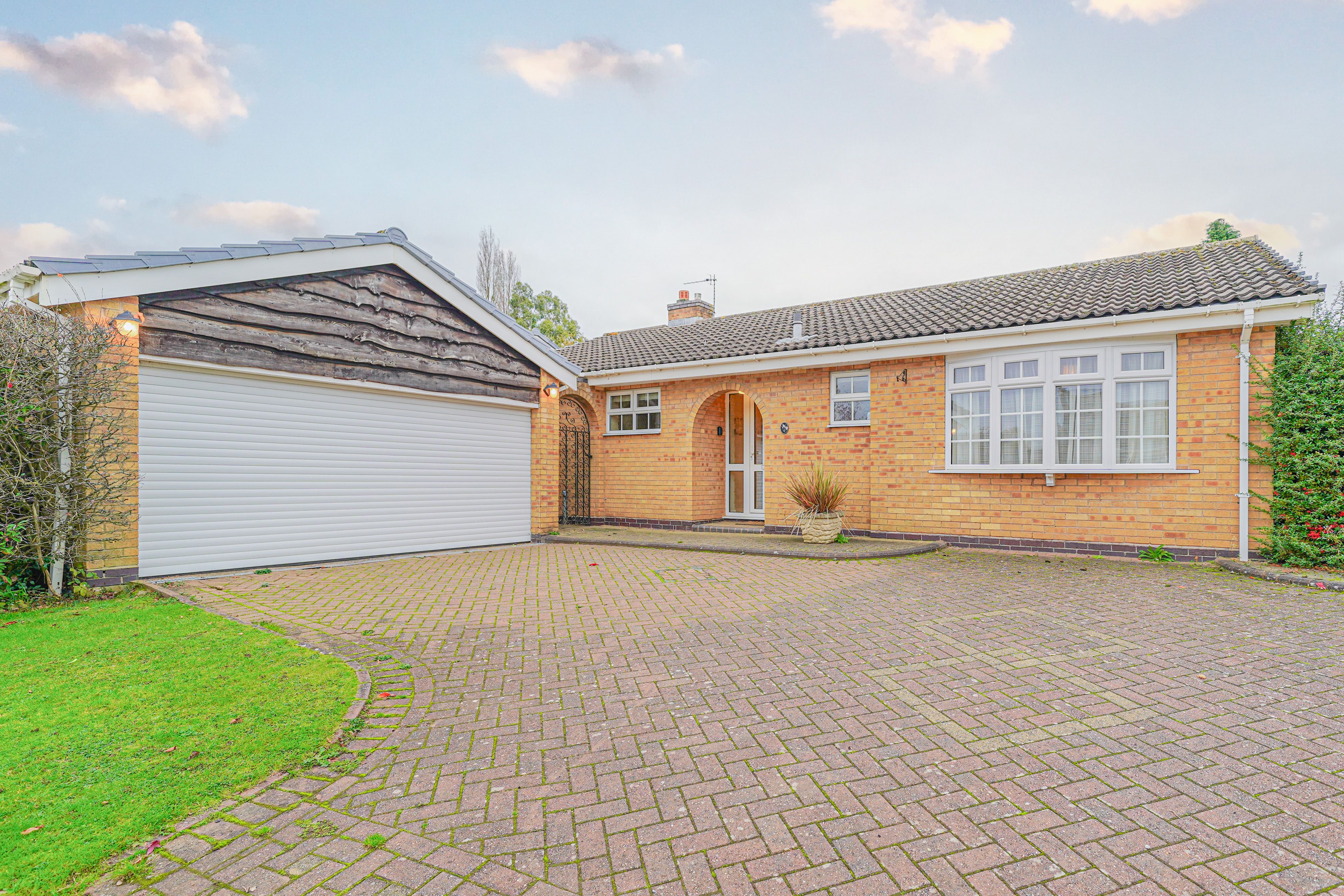 Falkwood Grove, Knowle, Solihull, Solihull, B93 9QQ