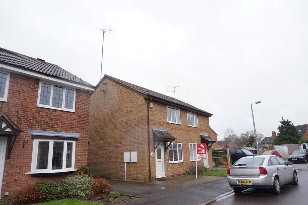 Carman Close, Stratone Village, Swindon, Wiltshire, SN3 4XU