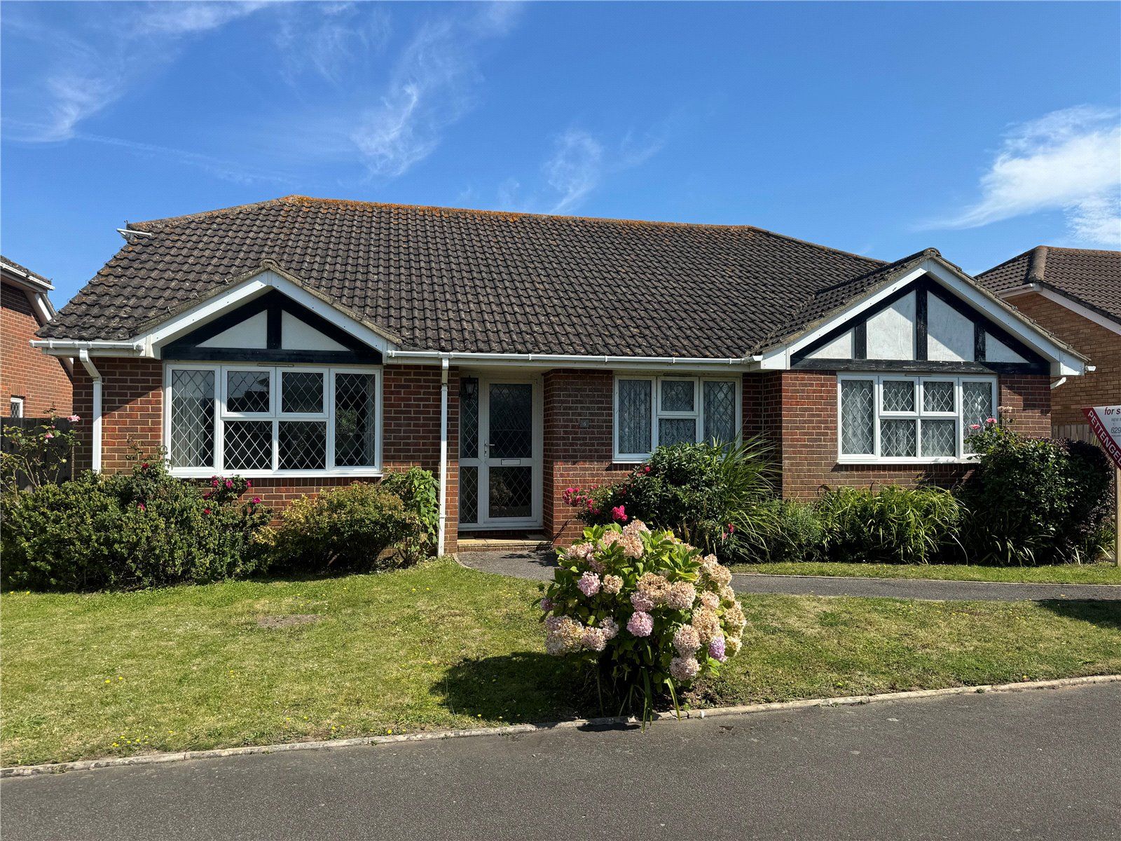 Sandmartin Close, Barton On Sea, Hampshire, BH25 7NF